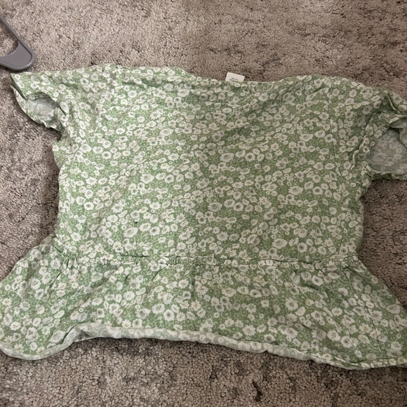 Green Floral Sumner Top Size Small - Picture 4 of 4